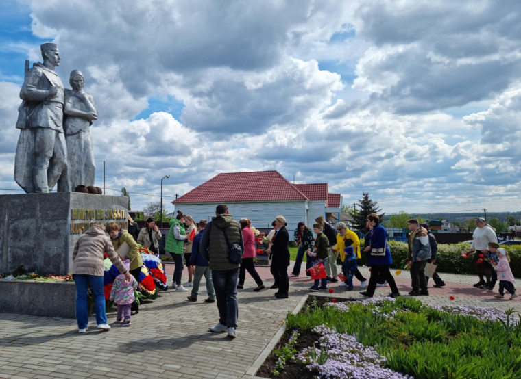 В Орловском сельском поселении почтили память героев Великой Отечественной войны. В Орловском сельском поселении почтили память героев Великой Отечественной войны.
